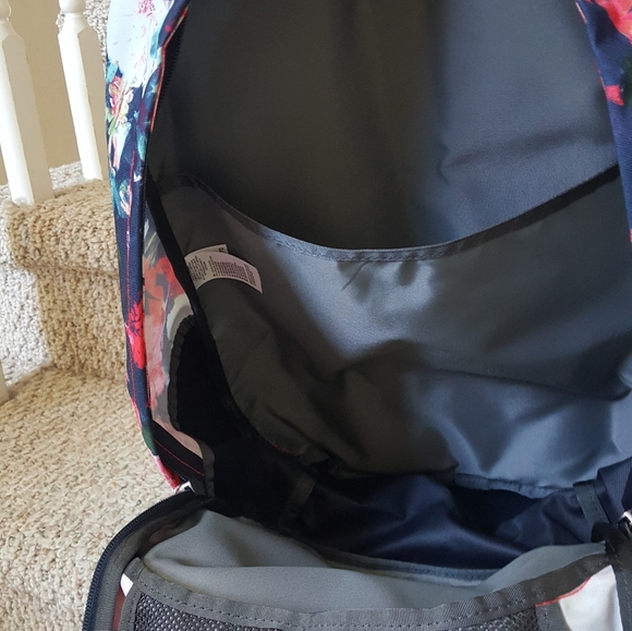 The North face backpack - Picture 6 of 9